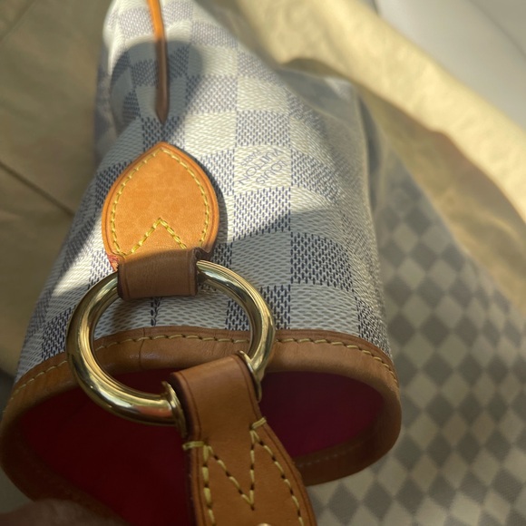 LV delightful pm bag with water melon pink beautiful interior gently used - Picture 10 of 14